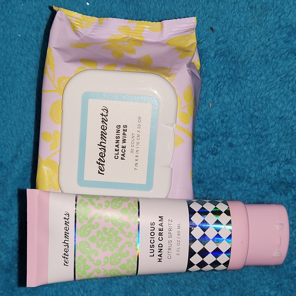 Refreshment hand creme,   face wipes makeup remover